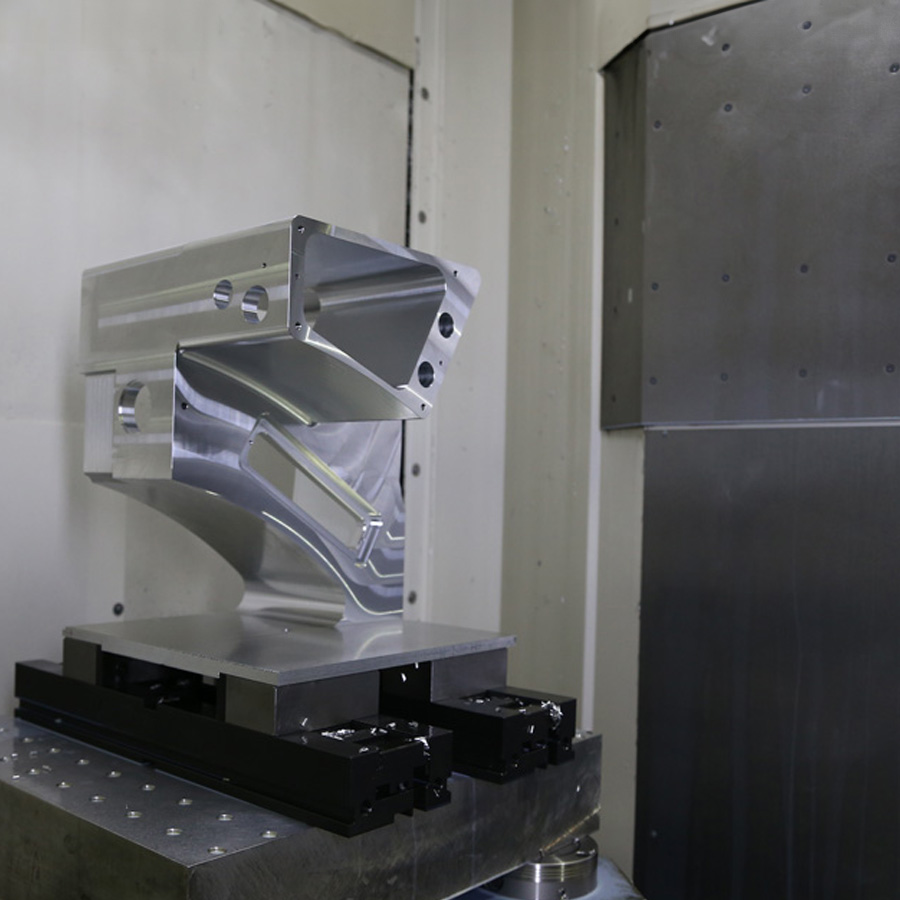 Großes Frästeil in der CNC - Fräsmaschine Große Frästeile für Fördertechnik – Foto folgt